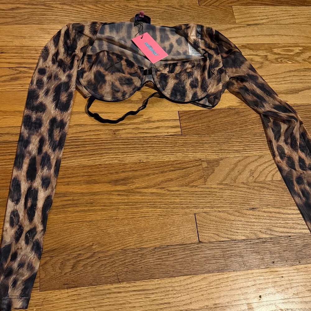 Edikted cheetah print croptop